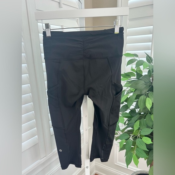 Lululemon Outrun Cropped Leggings in Black Size 4 - Picture 3 of 7